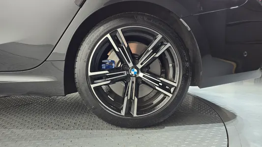 BMW 3 Series (G20) 320i M 2025 21