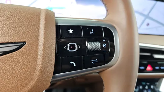 Genesis GV70 2.5T 2WD 2025 31