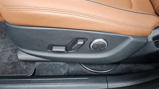 Genesis GV70 2.5T 2WD 2025 32