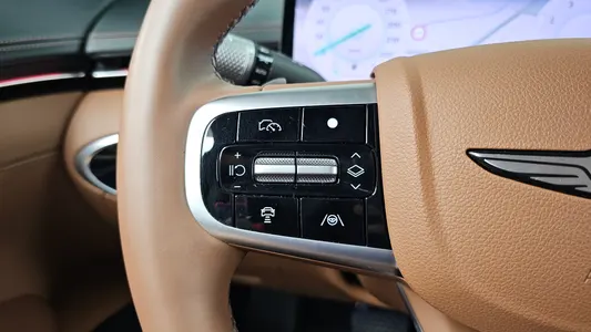 Genesis GV70 2.5T 2WD 2025 33