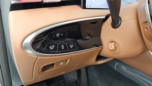 Genesis GV70 2.5T 2WD 2025 27