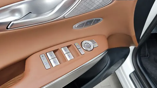 Genesis GV70 2.5T 2WD 2025 30