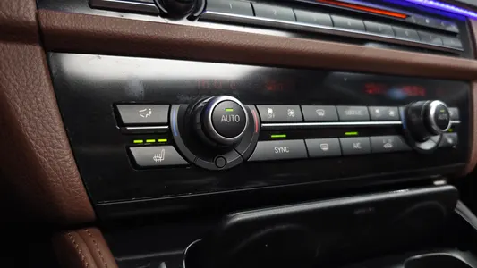 BMW 5 Series (F10) 520d 2015 34