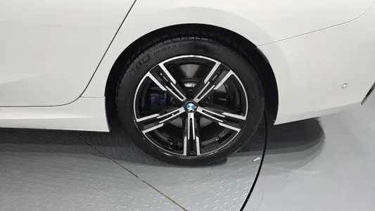 BMW 3 Series (G20) 320i M 2025 21