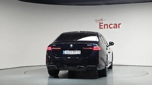 BMW 5 Series (G60) 530i xDrive M 2024 4