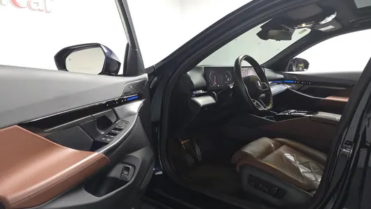 BMW 5 Series (G60) 530i xDrive M 2024 10