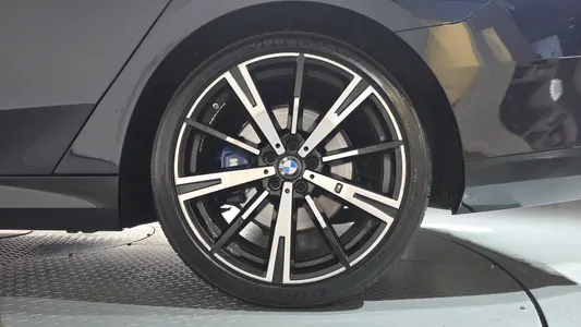 BMW 5 Series (G60) 530i xDrive M 2024 21