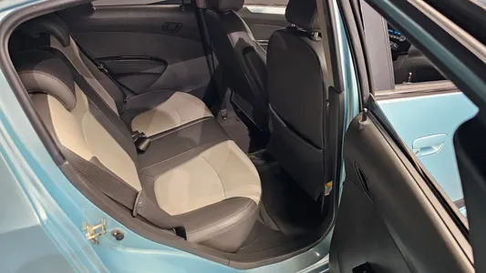 Chevrolet Spark LT 2012 11