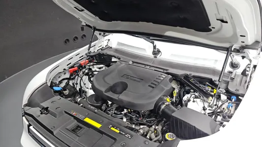Land Rover (L663) 110 D250 SE 2021 5