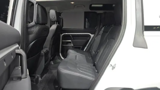 Land Rover (L663) 110 D250 SE 2021 11
