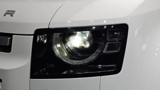Land Rover (L663) 110 D250 SE 2021 22