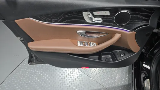 Mercedes-Benz E-Class W213 E200 2017 24
