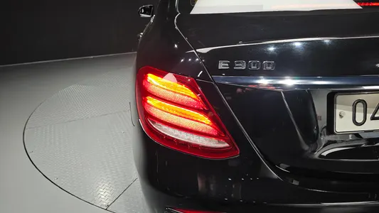 Mercedes-Benz E-Class W213 E200 2017 23