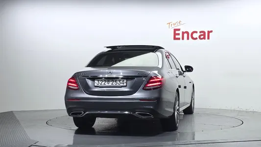 Mercedes-Benz E-Class W213 E350 4MATIC AMG Line 2019 4