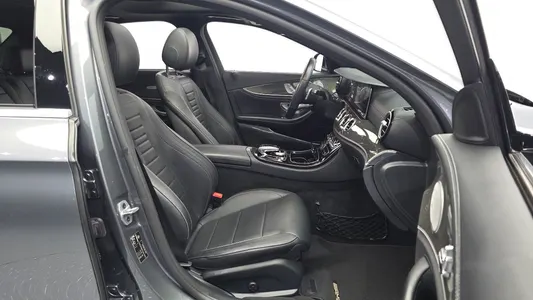 Mercedes-Benz E-Class W213 E350 4MATIC AMG Line 2019 26