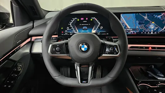 BMW 5 Series (G60) 530i xDrive M 2026 32