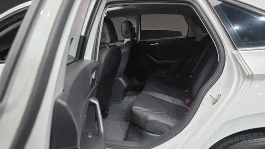 Volkswagen 7 1.4 TSI 2021 30