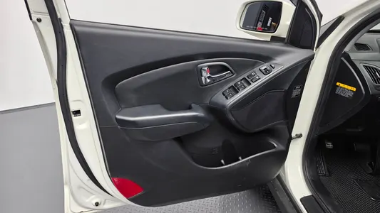 Hyundai ix 2WD LX20 2011 24