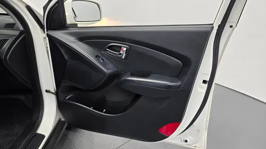 Hyundai ix 2WD LX20 2011 25