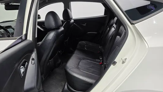 Hyundai ix 2WD LX20 2011 26