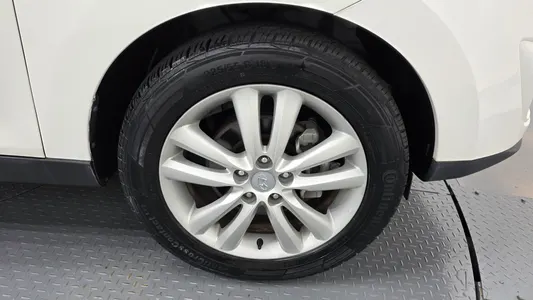 Hyundai ix 2WD LX20 2011 21