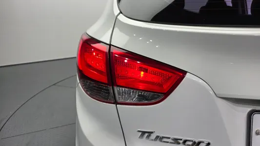 Hyundai ix 2WD LX20 2011 23