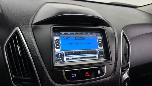 Hyundai ix 2WD LX20 2011 28