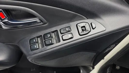 Hyundai ix 2WD LX20 2011 29