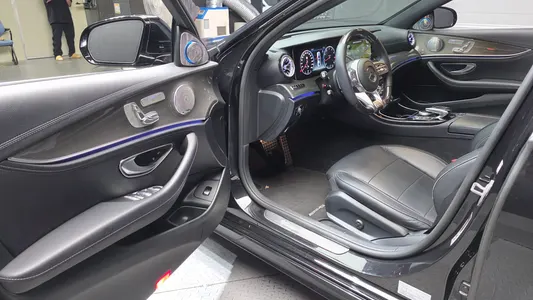 Mercedes-Benz E-Class W213 E300 4MATIC AMG Line 2018 10