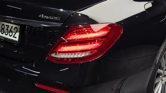 Mercedes-Benz E-Class W213 E300 4MATIC AMG Line 2018 23