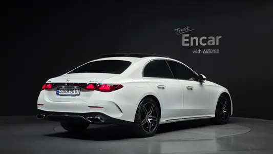 Mercedes-Benz E-Class W214 E300 4MATIC AMG Line 2024