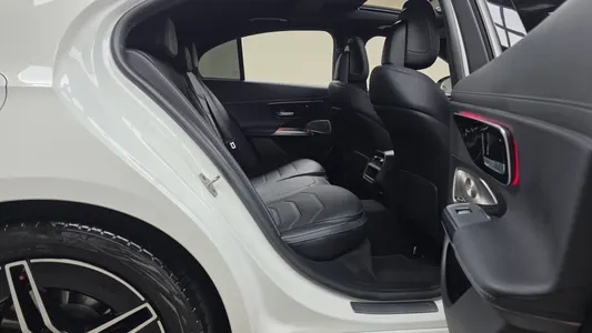 Mercedes-Benz E-Class W214 E300 4MATIC AMG Line 2024 10