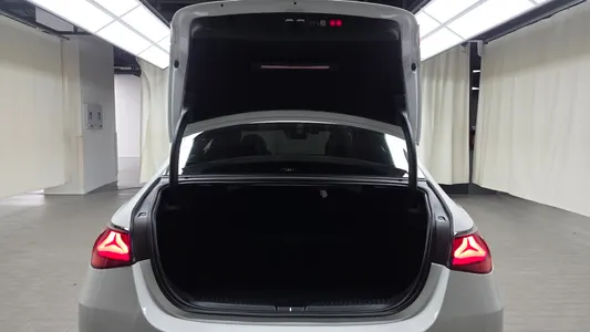 Mercedes-Benz E-Class W214 E300 4MATIC AMG Line 2024 16