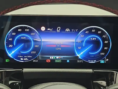 Mercedes-Benz EQA H243 EQA250 AMG 2025 6