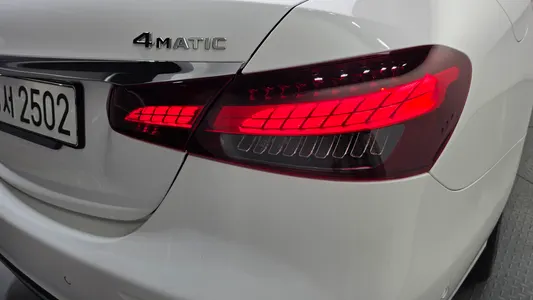 Mercedes-Benz E-Class W213 E220d 4MATIC 2023 23