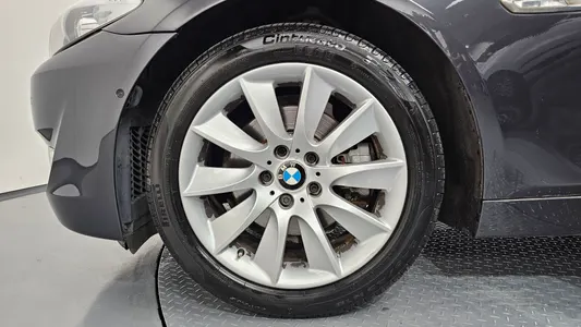BMW 5 Series (F10) 528i 2013 5