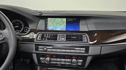 BMW 5 Series (F10) 528i 2013 14