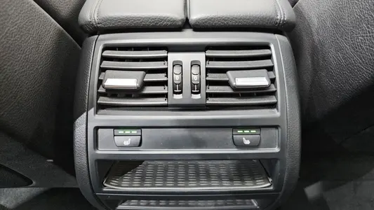 BMW 5 Series (F10) 528i 2013 18