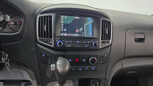 Hyundai Grand Starex 3 2016 16