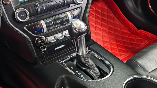 Ford 머스탱 2015 9