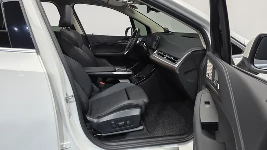 BMW 2 Series Tourer (U06) 218d 2023 11