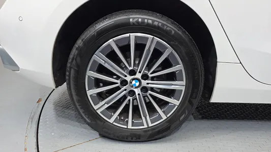 BMW 2 Series Tourer (U06) 218d 2023 21