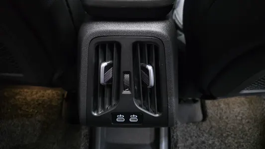 BMW 2 Series Tourer (U06) 218d 2023 33