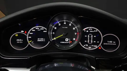 Porsche (971) 2.9 AWD E- 2018 8