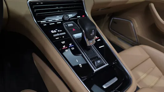 Porsche (971) 2.9 AWD E- 2018 9