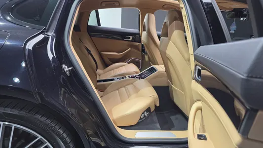 Porsche (971) 2.9 AWD E- 2018 11