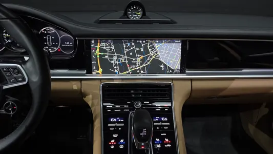 Porsche (971) 2.9 AWD E- 2018 13
