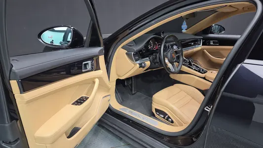 Porsche (971) 2.9 AWD E- 2018 10