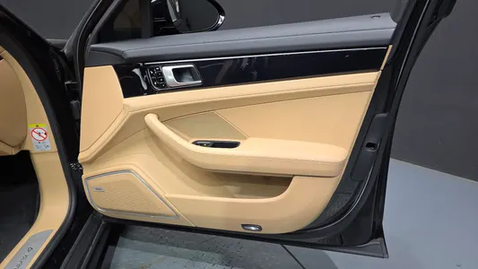 Porsche (971) 2.9 AWD E- 2018 24