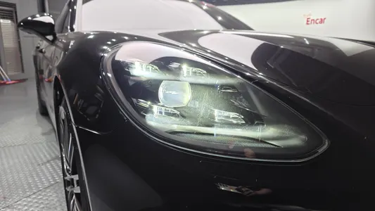 Porsche (971) 2.9 AWD E- 2018 22